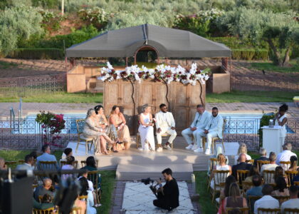 Traiteur à Marrakech préparant un buffet de mariage traditionnel